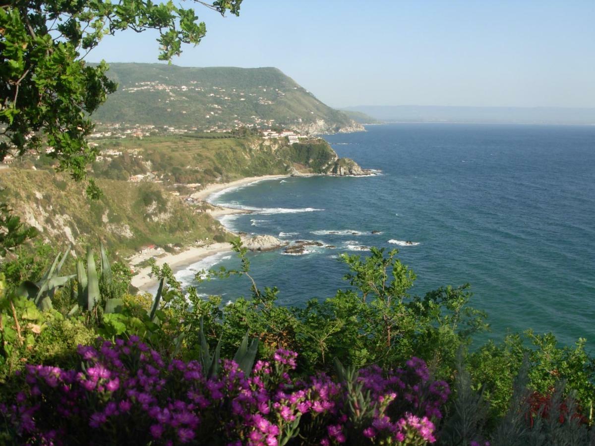 Sole E Luna Capo Vaticano 리카디 외부 사진